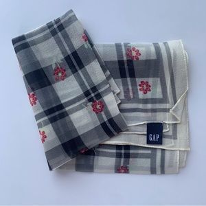 GAP Made in Italy VINTAGE 100% Silk Scarf Flowers Plaid Flower Power 19”x20”